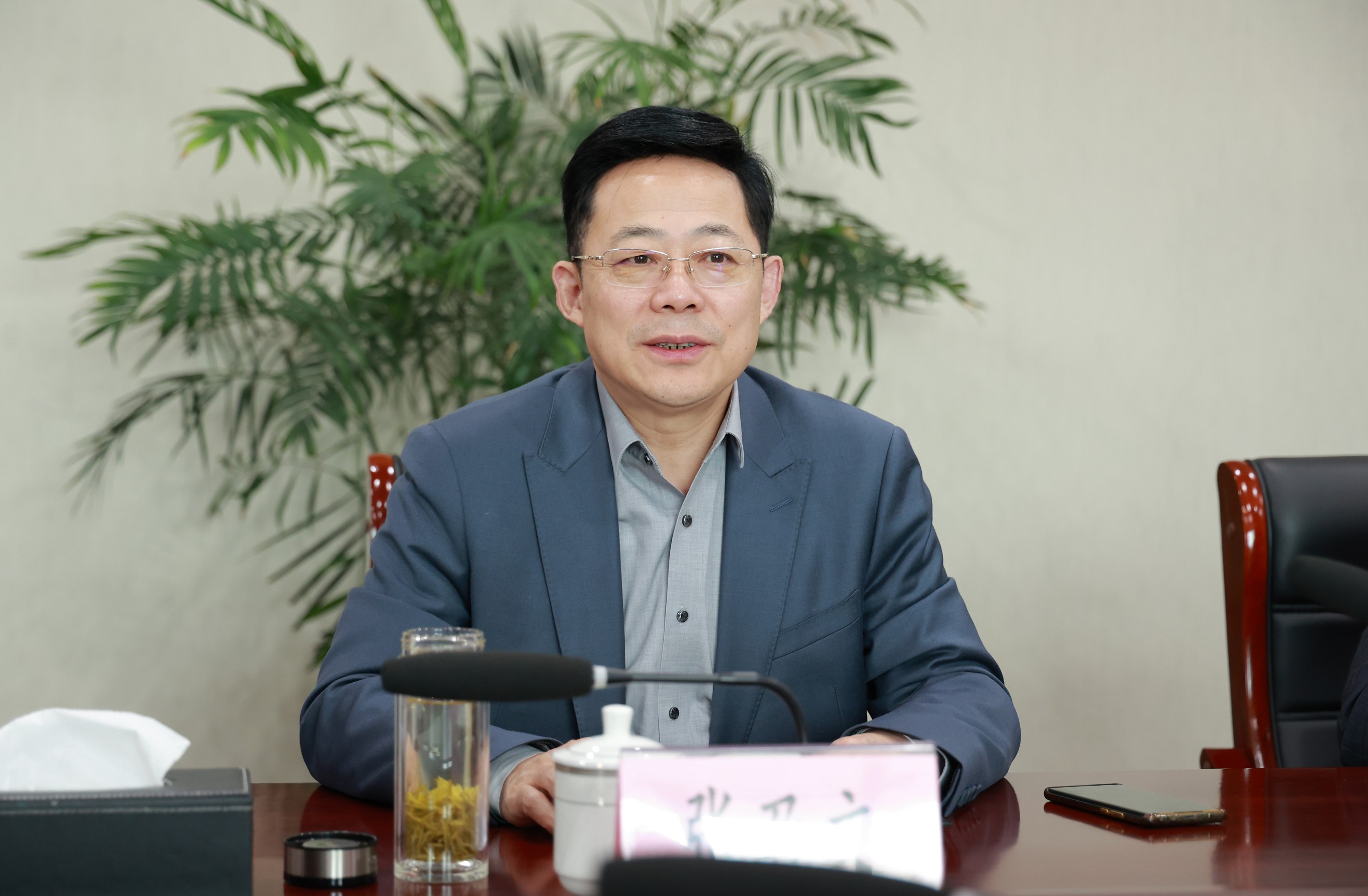 张乃文调研710公海专用车公司2_眸目压缩.jpg